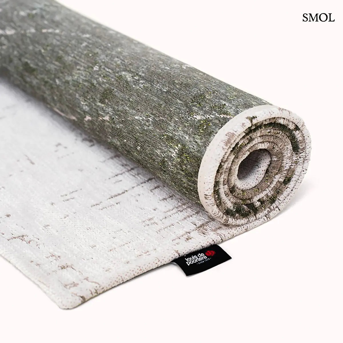 ECO RUG CENTRAL GREEN sötétzöld absztrakt mintás szőnyeg, feltekerve