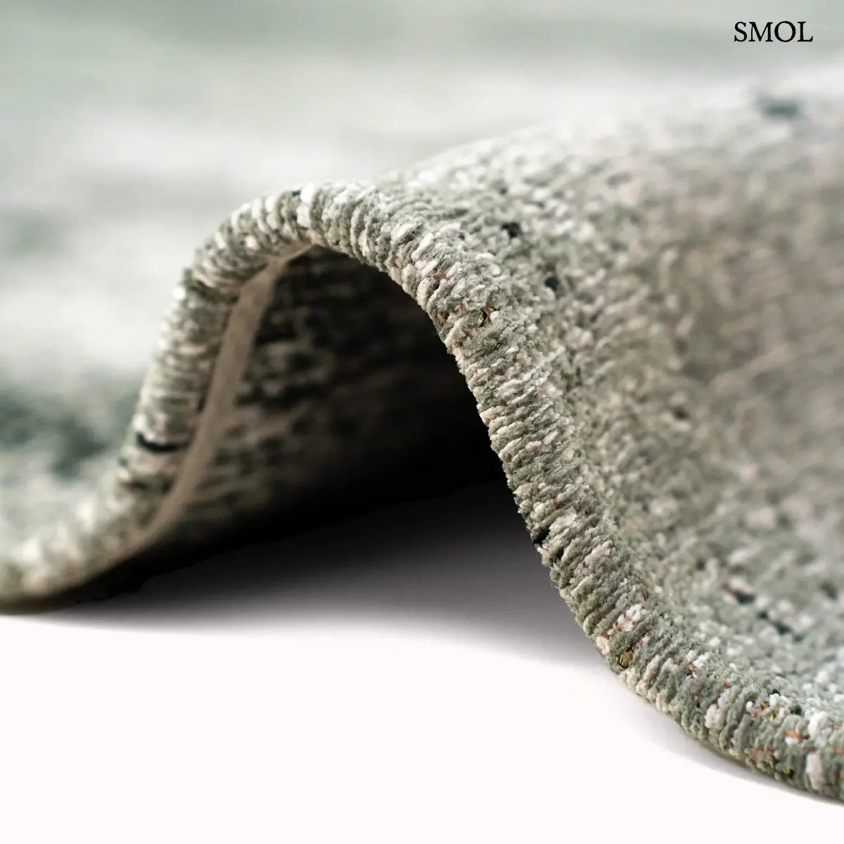 ECO RUG SOL ALPINE zöld-szürke absztrakt szőnyeg koptatott gyárpadló mintával, lapos szövés, 3 mm – kül- és beltéri, vastagság nagyítva