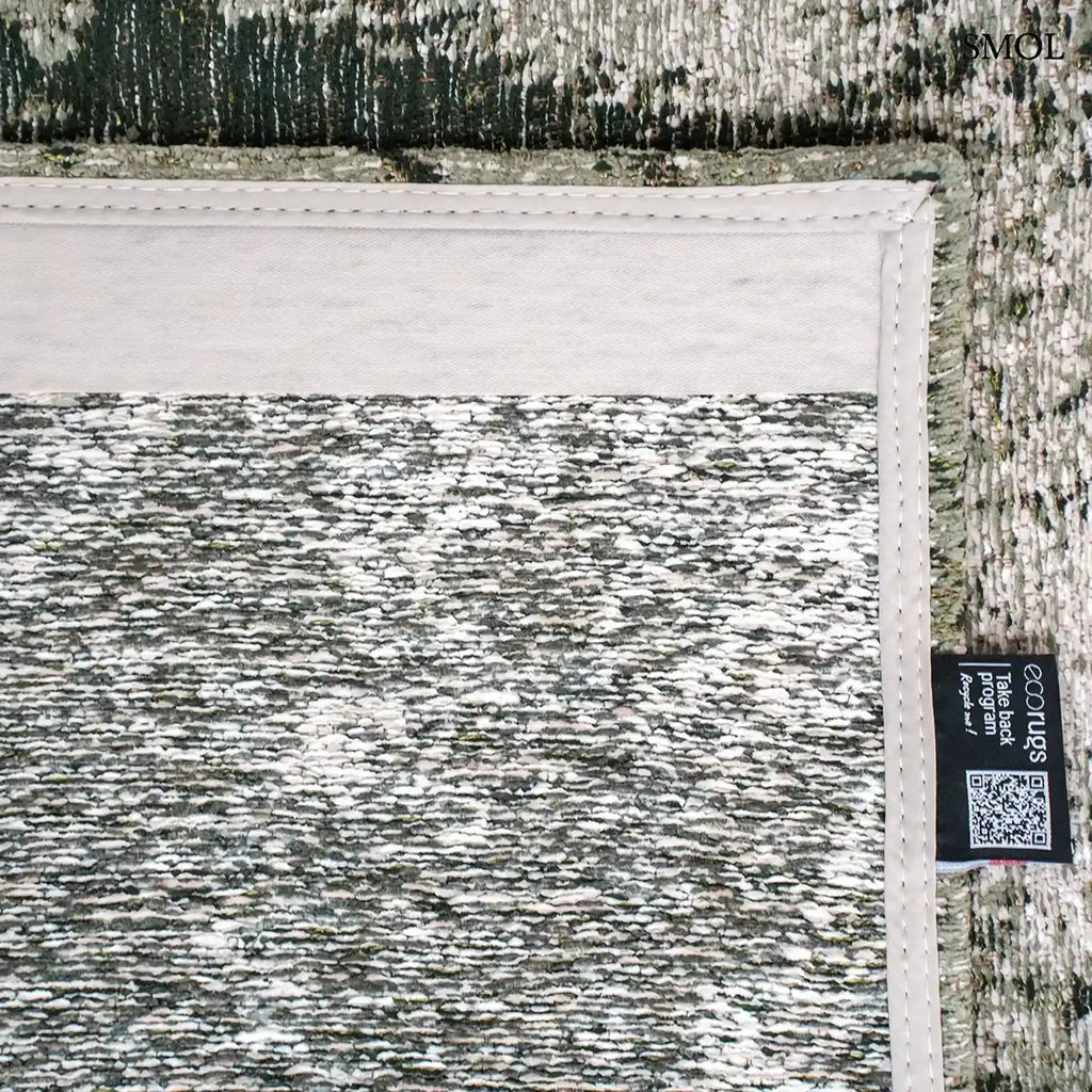 ECO RUG SOL ALPINE zöld-szürke absztrakt szőnyeg koptatott gyárpadló mintával, lapos szövés, 3 mm – kül- és beltéri, sarok felhajtva