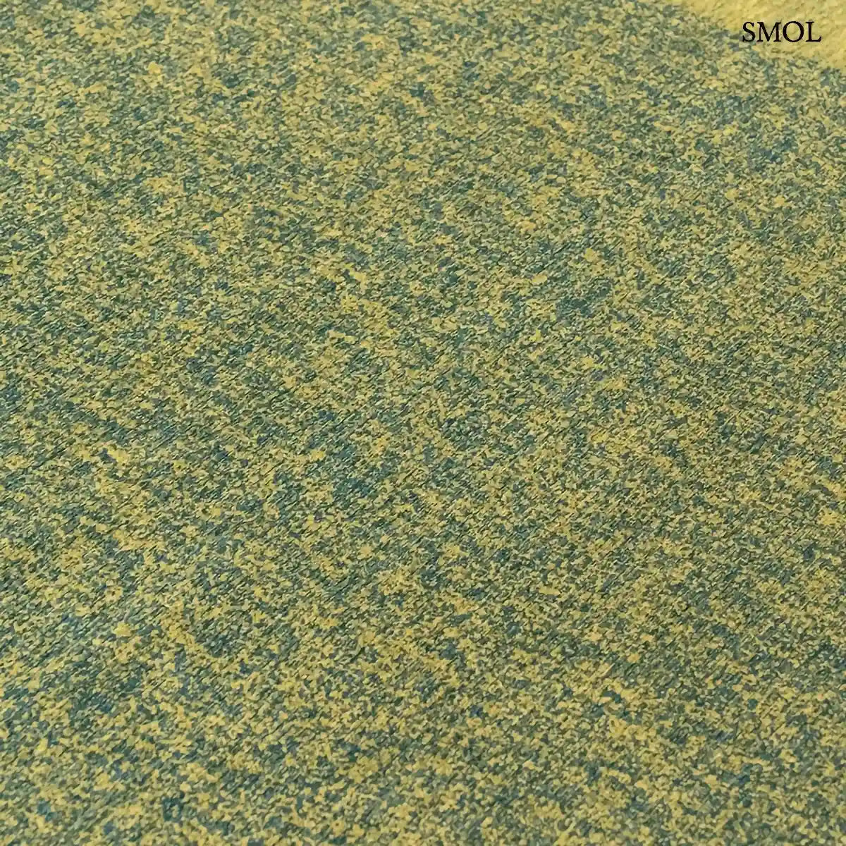 ECO RUG MARBLE LARCH zöld-türkiz absztrakt szőnyeg kavics ihlette lebegő formákkal, lapos szövés, 3 mm – kül- és beltéri, kavics színe nagyítva