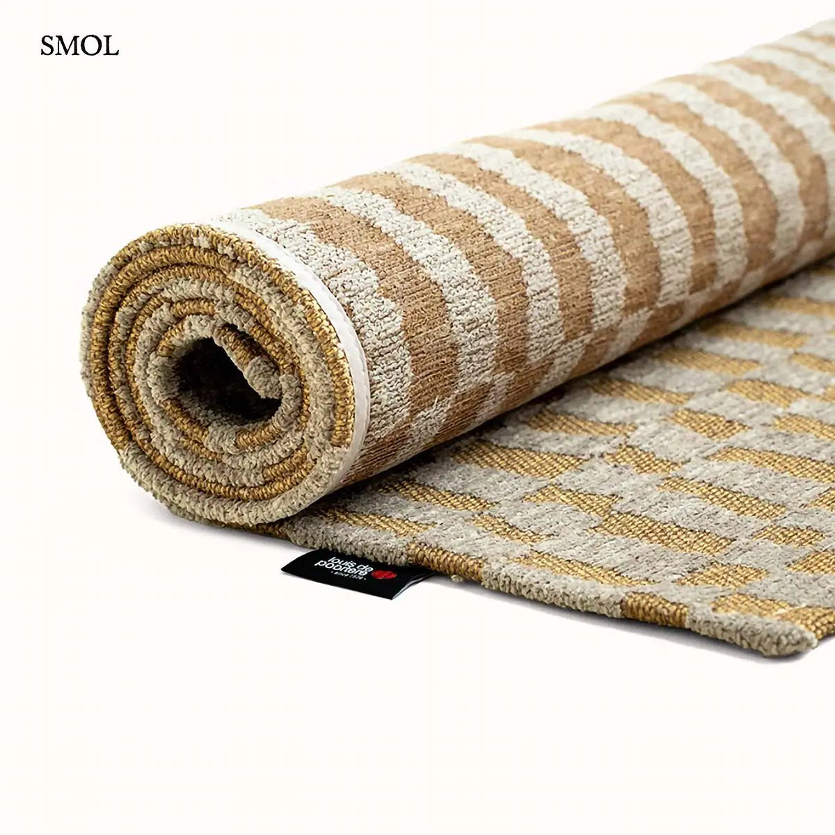 ECO RUG ERG meleg sárga berber mintás szőnyeg, feltekerve