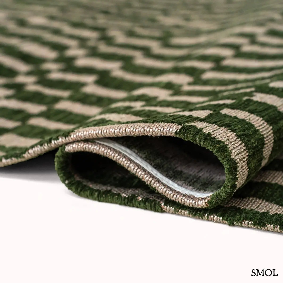 ECO RUG OASIS zöld berber mintás szőnyeg marokkói minimál mintával, lapos szövés, 3 mm – kül- és beltéri, hullámosra hajtogatva