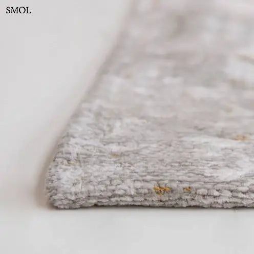 ECO RUG CENTRAL YELLOW chevron mintás szőnyeg ezüst-arany kombinációban, koptatott csillogó felülettel, pamut-poliészter, sarok nagyítva
