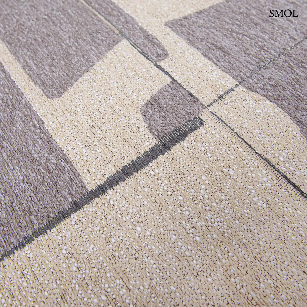 ECO RUG STRING barna-szürke geometrikus mintás szőnyeg, Bauhaus ihletésű, vágott formákból építkező minta, minta nagyítva
