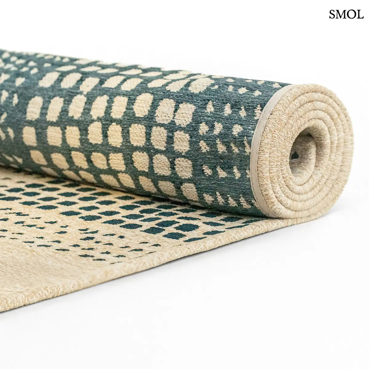 ECO RUG SCOTS PINE geometrikus szőnyeg kék-bézs kombinációban, lapos szövés, 3 mm – kül- és beltéri, feltekerve
