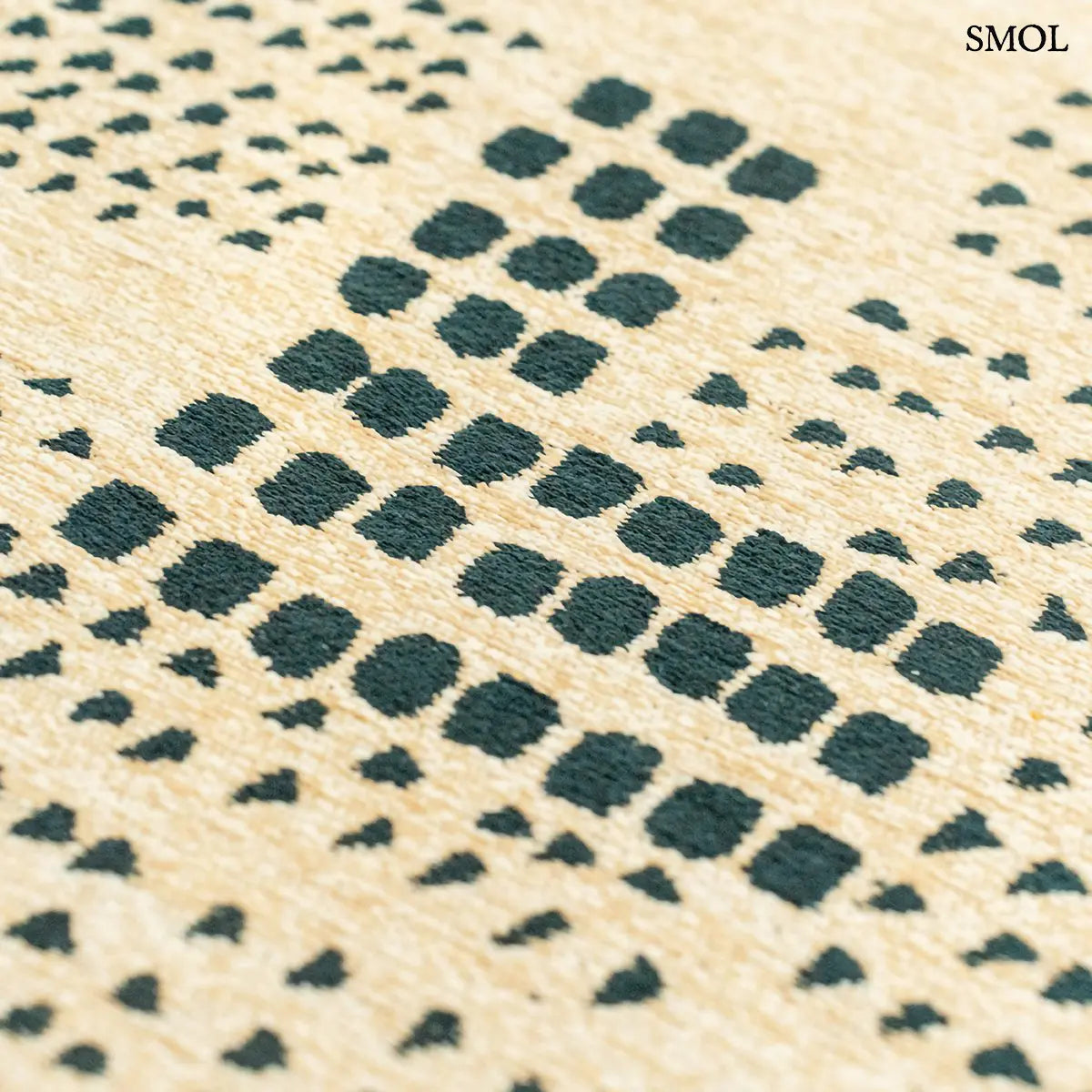 ECO RUG SCOTS PINE geometrikus szőnyeg kék-bézs kombinációban, lapos szövés, 3 mm – kül- és beltéri, minta nagyítva