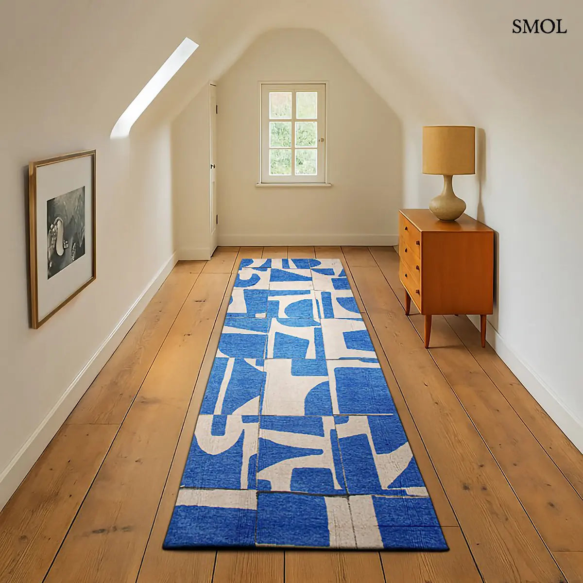 ECO RUG CAMPANULA geometrikus mintás szőnyeg kék-fehér tónusokban, Bauhaus ihletésű formavilággal, előszobában