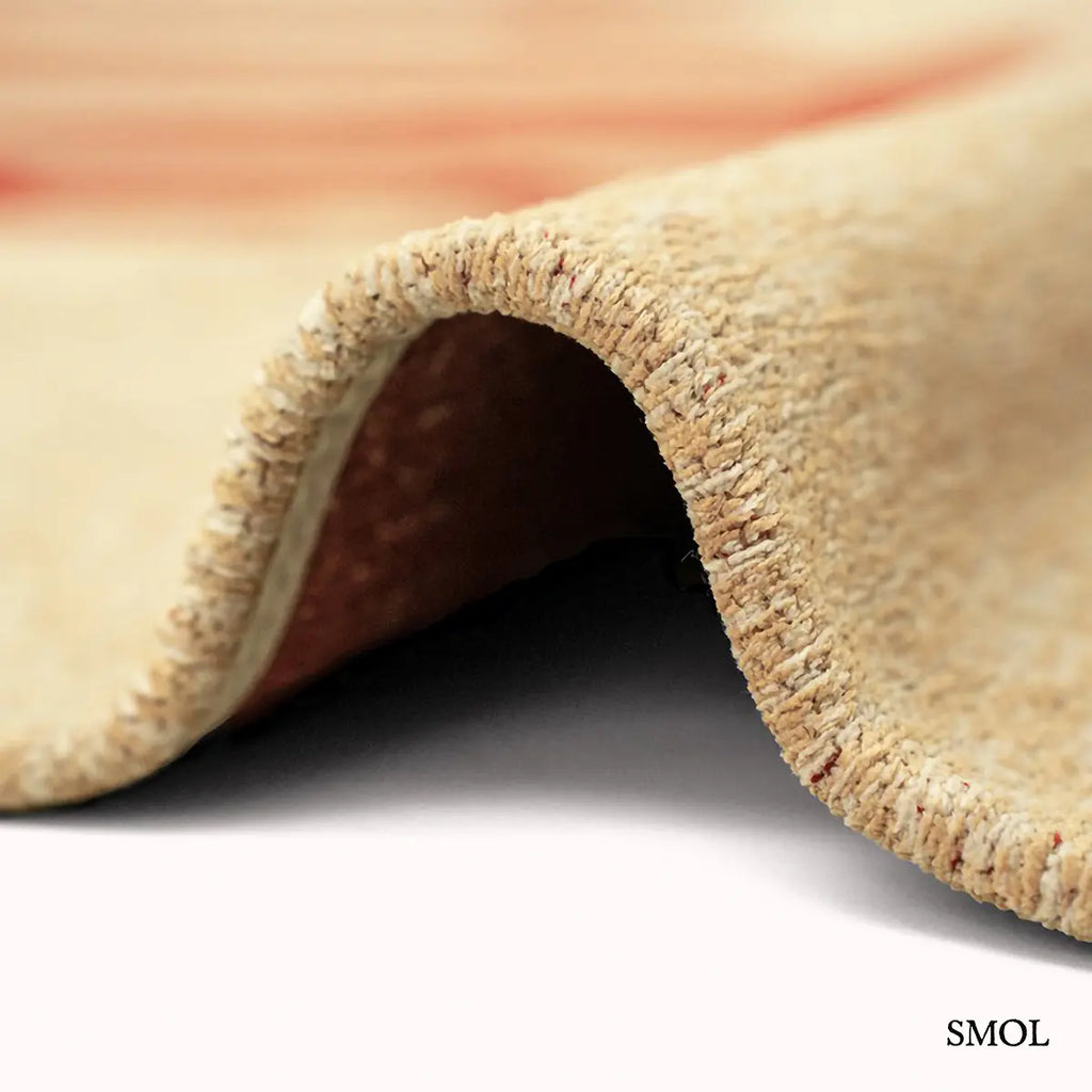 ECO RUG IMPERIAL RED piros kalligráfia szőnyeg bézs alapon fluid szalagszerű vonalakkal, lapos szövés, 3 mm – kül- és beltéri, vastagság nagyítva