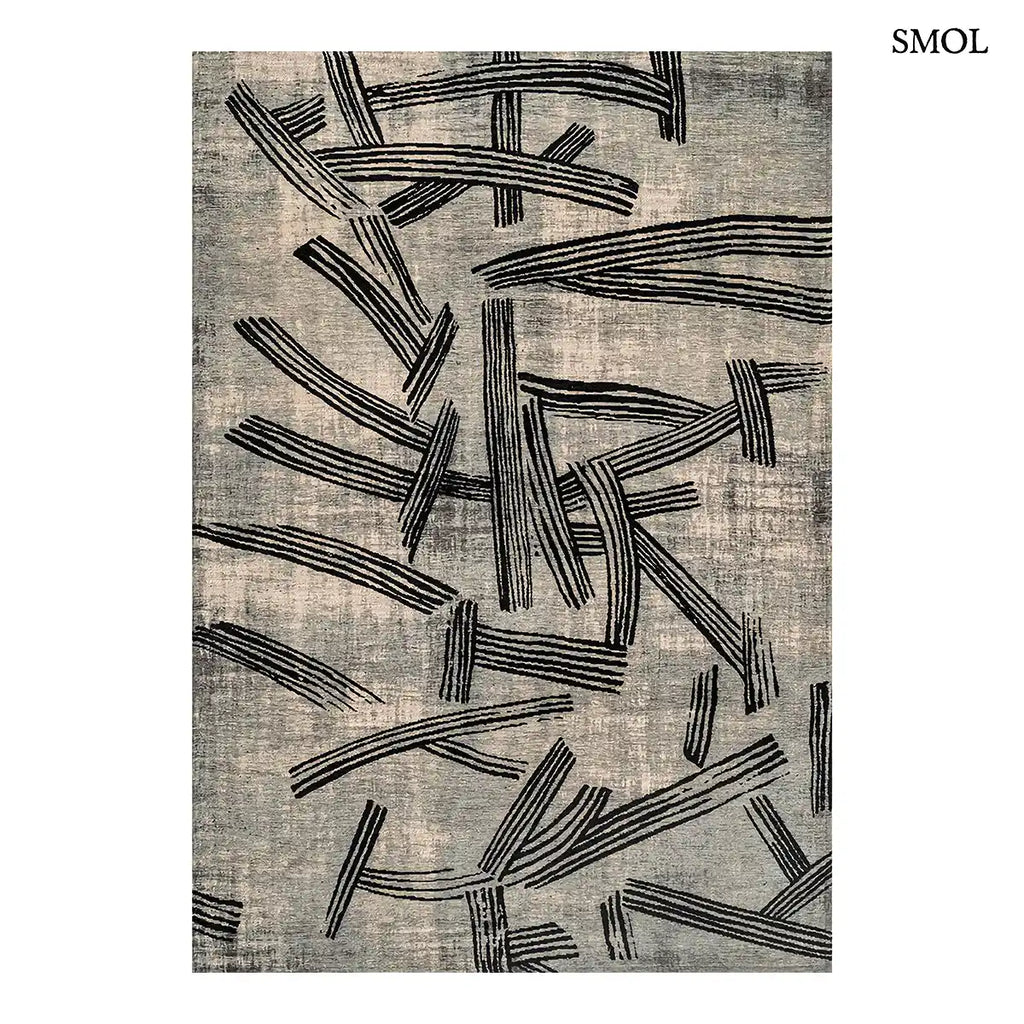 ECO RUG DARK STREET kalligráfia mintás szőnyeg szürke alapon szabad fekete vonalakkal, fehér háttérrel