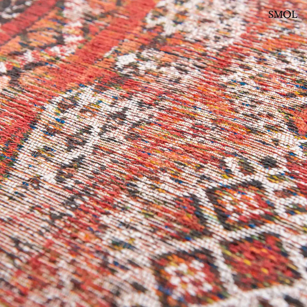 ECO RUG FEZ RED kilim mintás szőnyeg piros-barna kombinációban, marokkói geometrikus mintával, koptatott hatással, nagyítva