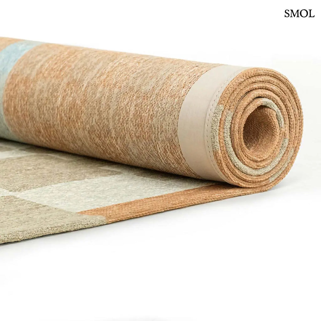 ECO RUG GREYHOUND bézs-szürke kockás mintás szőnyeg, feltekerve