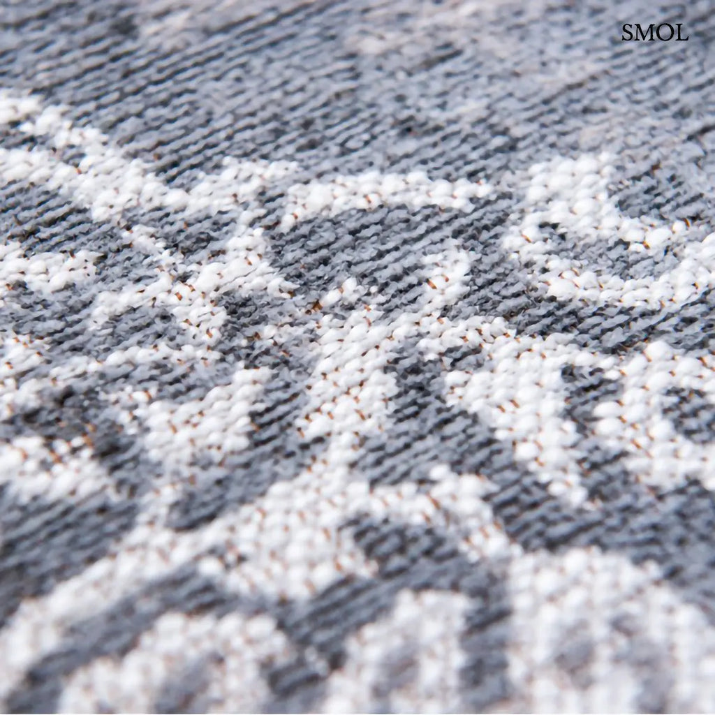 ECO RUG QUARTZ medaillon mintás szőnyeg szürke tónusokban, vintage hatással, foltos vízfestmény felülettel, minta nagyítva