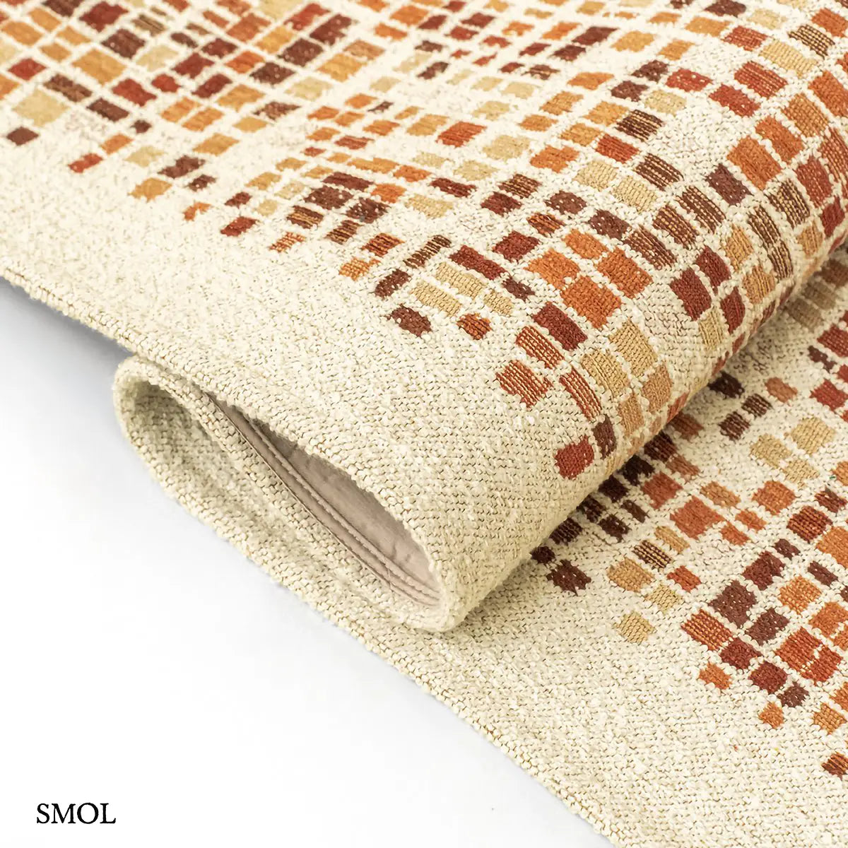 ECO RUG PUMPKIN narancs mozaikos mintás szőnyeg, hullámosra hajtogatva