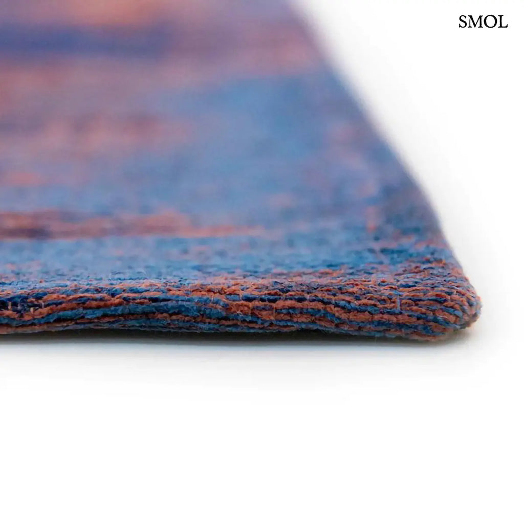 ECO RUG SUNSET BLUE kék-rozsda patinás mintás szőnyeg, vastagság nagyítva