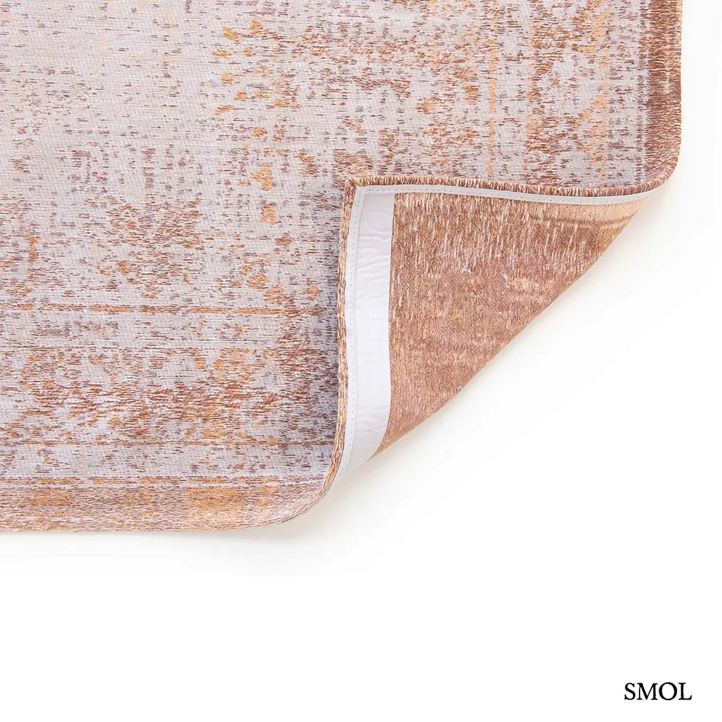ECO RUG SALMON szőnyeg, barna perzsa mintázattal, központi virágos medállal, koptatott, halványuló szegéllyel, felhajtott sarokkal, alulról