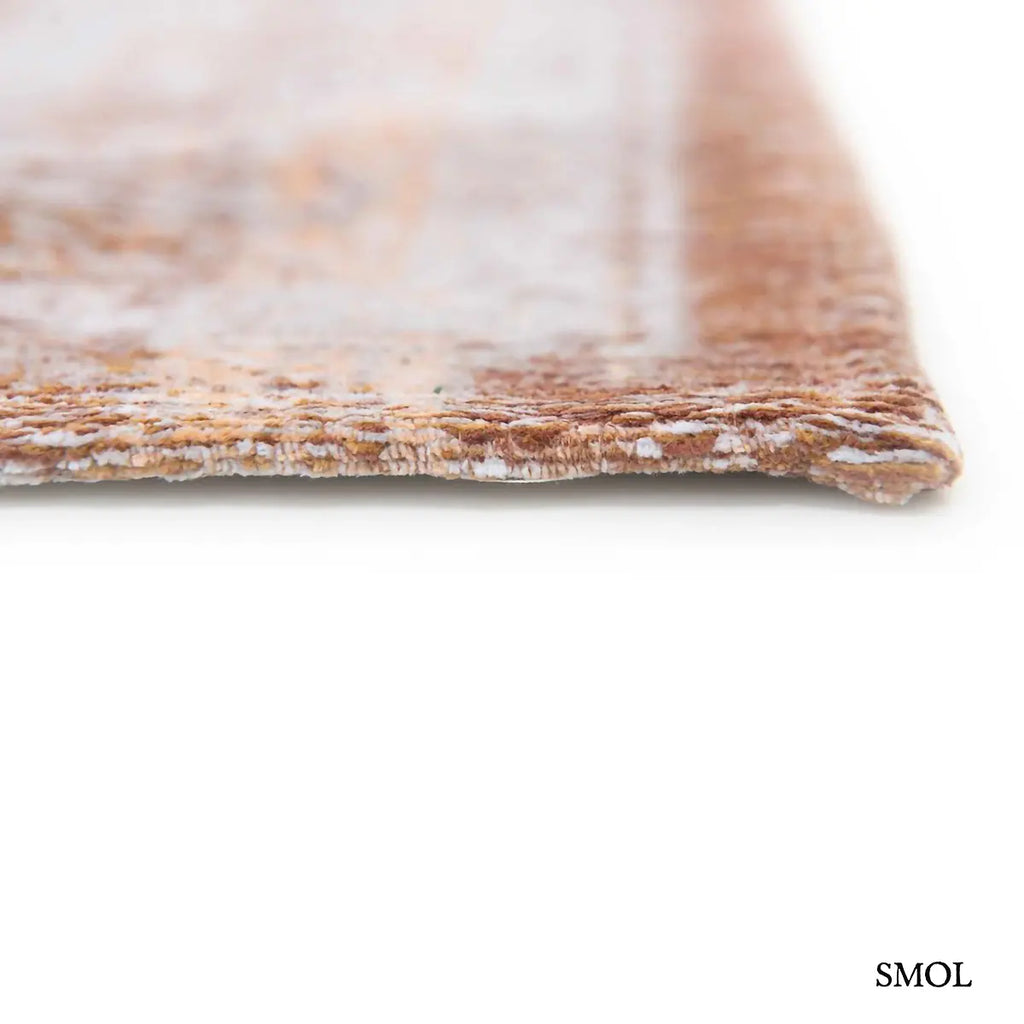 ECO RUG SALMON szőnyeg, barna perzsa mintázattal, központi virágos medállal, koptatott, halványuló szegéllyel, vastagság nagyítva