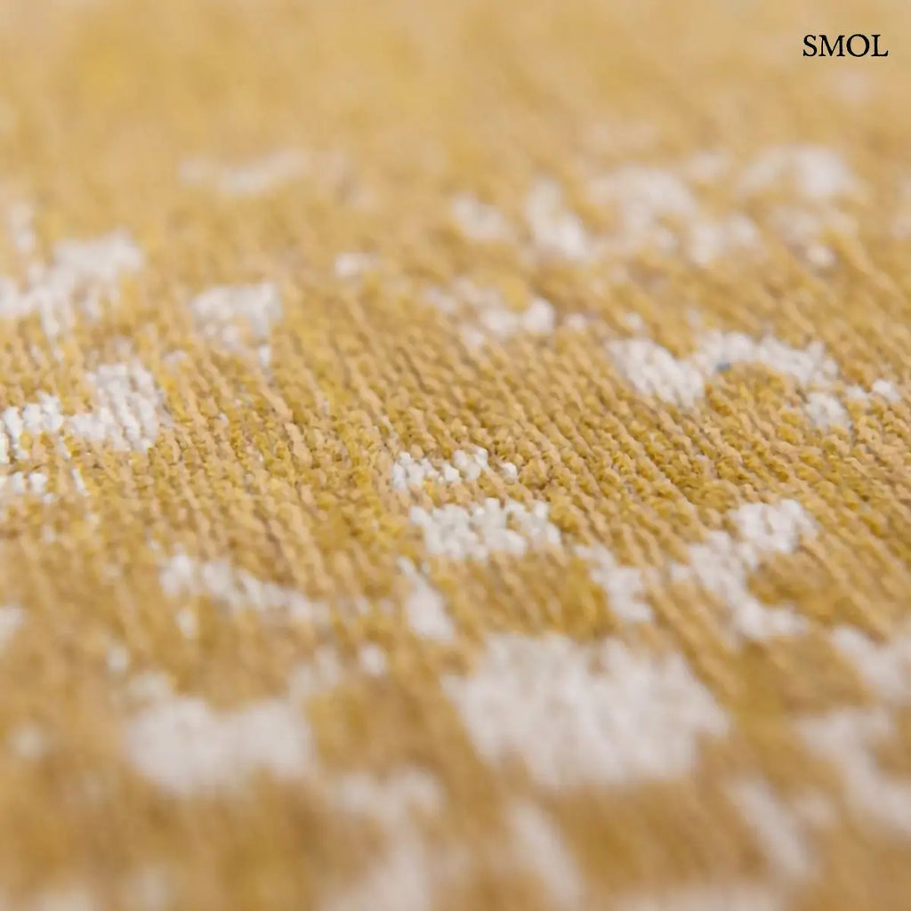 ECO RUG SPRING MOSS perzsa mintás szőnyeg barna tónusokban, vintage hatással, jacquard szövés, pamut-gyapjú-poliészter, textúra nagyítva
