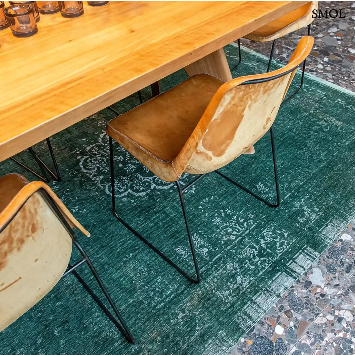 ECO RUG MAJESTIC FOREST perzsa mintás szőnyeg erdőzöld tónusokban, vintage hatással, jacquard szövés, pamut-gyapjú-poliészter, étkezőben
