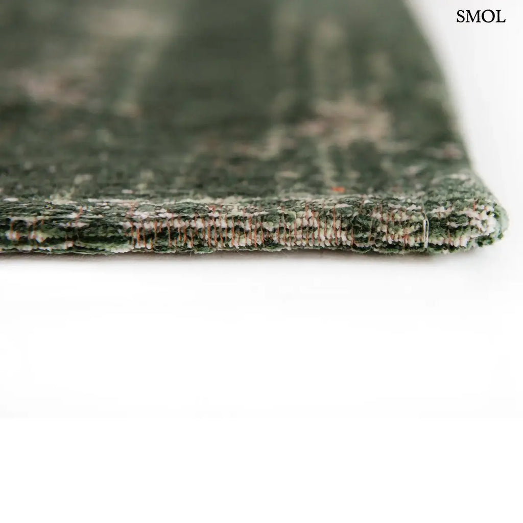 ECO RUG MAJESTIC FOREST perzsa mintás szőnyeg erdőzöld tónusokban, vintage hatással, jacquard szövés, pamut-gyapjú-poliészter, sarok nagyítva