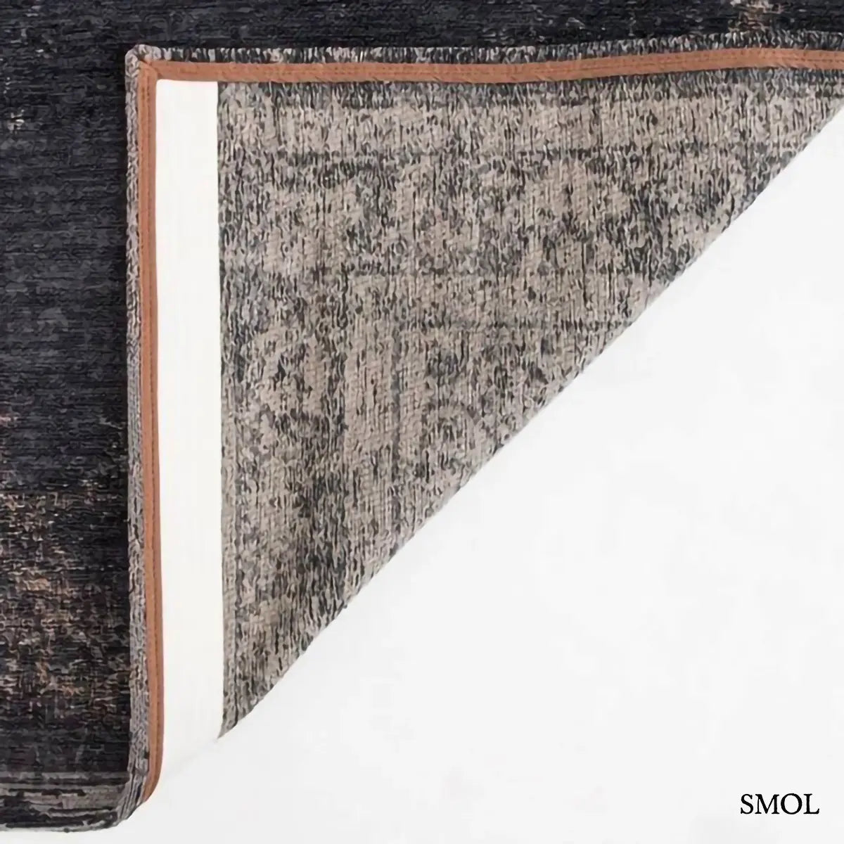 ECO RUG MINERAL BLACK perzsa mintás szőnyeg vintage hatással, fekete-antracit színben, jacquard Wilton szövés, pamut-gyapjú-poliészter, sarok felhajtva