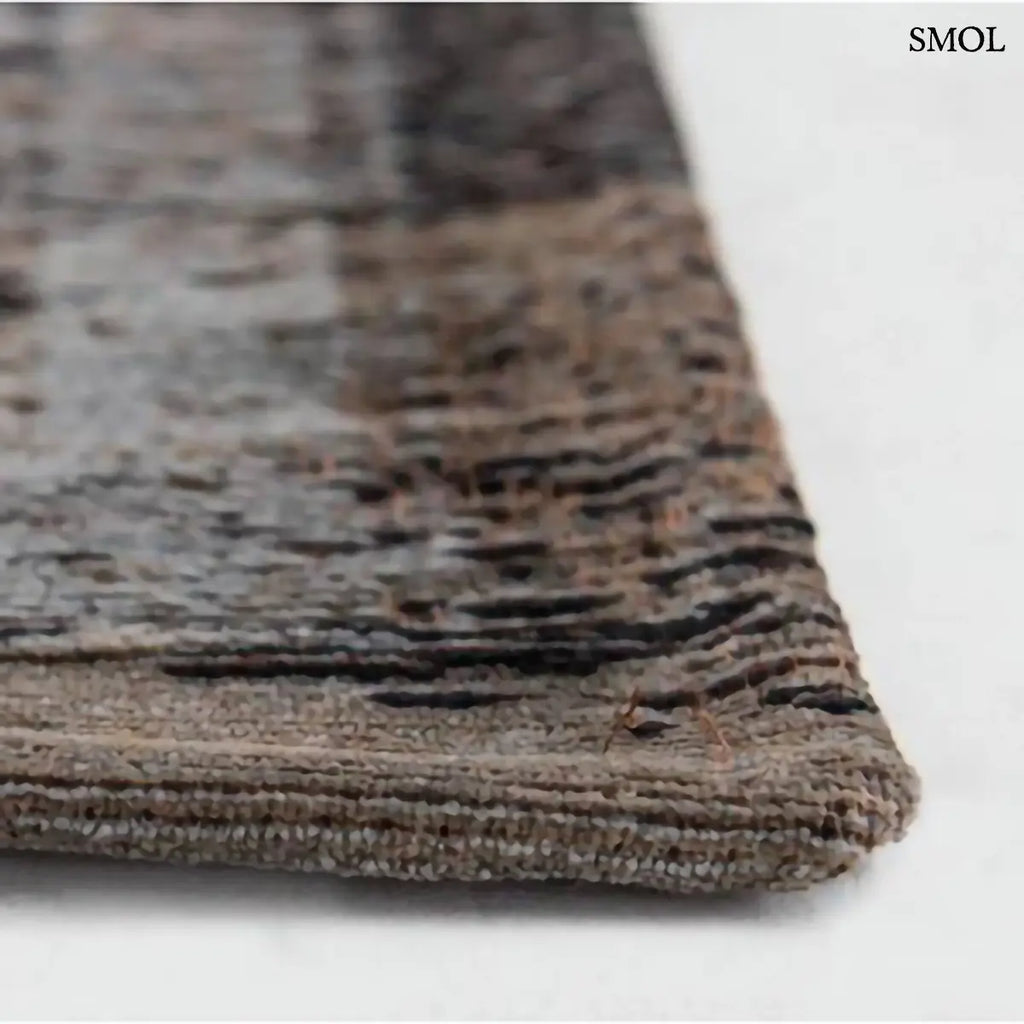 ECO RUG GREY EBONY perzsa mintás szőnyeg ezüstszürke alapon rozsdabarna-bronz mintával, vintage hatással, jacquard szövés, sarok nagyítva