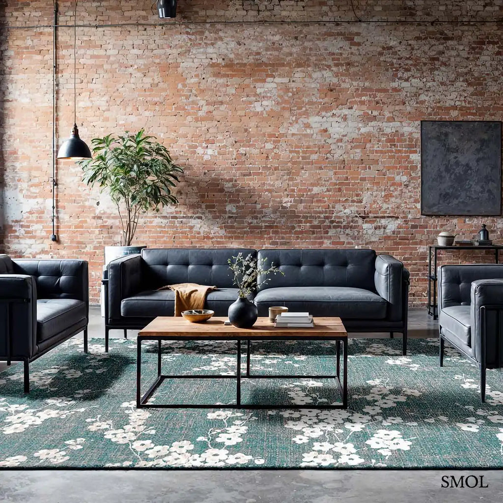 ECO RUG LAKE BLUE sakura mintás szőnyeg türkizkék alapon fehér-krém cseresznyevirág ágakkal. nappaliban