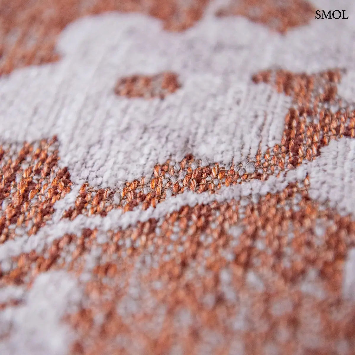 ECO RUG COPPER PINK rózsaszín sakura mintás szőnyeg japán cseresznyevirág motívumokkal, lapos szövés, 3 mm – kül- és beltéri, textúra nagyítva