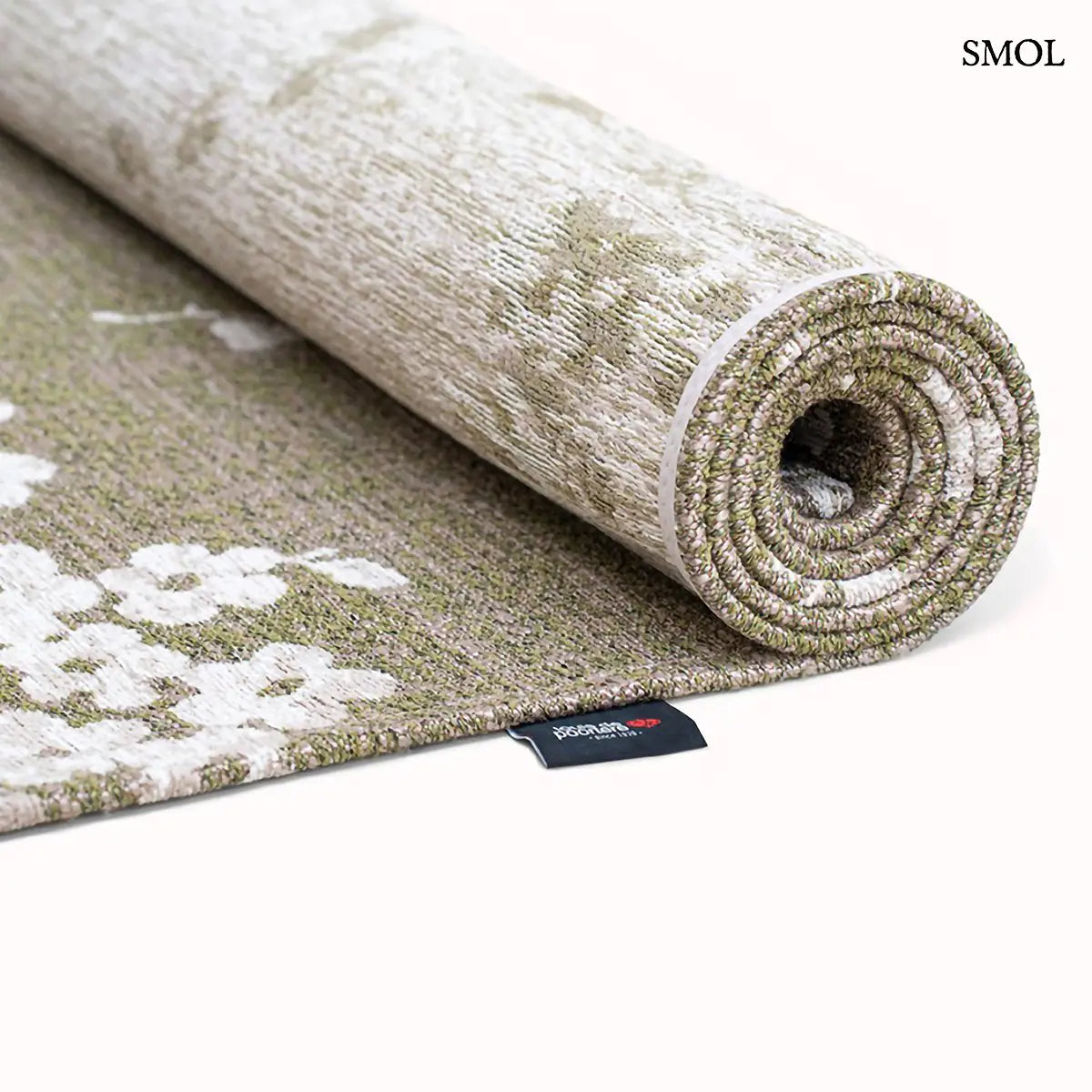 ECO RUG WET GARDEN zöld sakura mintás szőnyeg japán cseresznyevirág motívumokkal, lapos szövés, 3 mm – kül- és beltéri, feltekerve