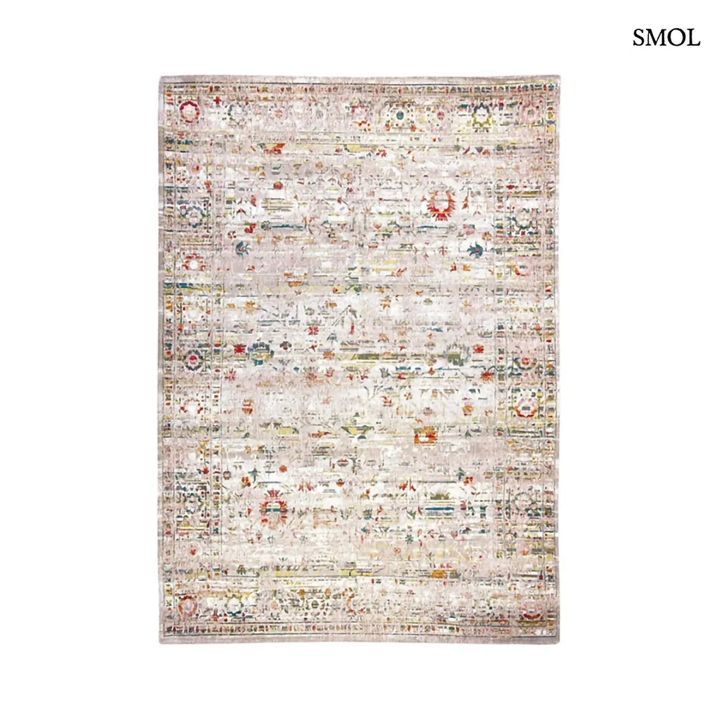 ECO RUG TURKISH DELIGHT sokszínű török mintás szőnyeg bézs alapon, halvány Ushak motívumokkal, piros, kék, zöld és mustár akcentusokkal, fehér háttérrel