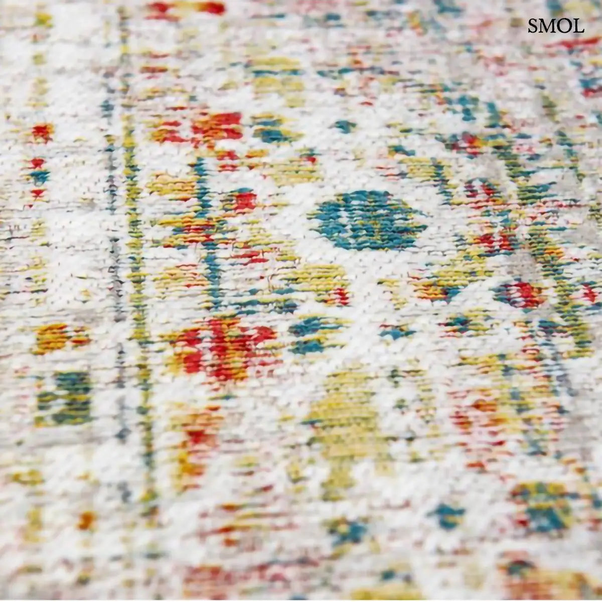 ECO RUG TURKISH DELIGHT sokszínű török mintás szőnyeg bézs alapon, halvány Ushak motívumokkal, piros, kék, zöld és mustár akcentusokkal, minta nagyítva