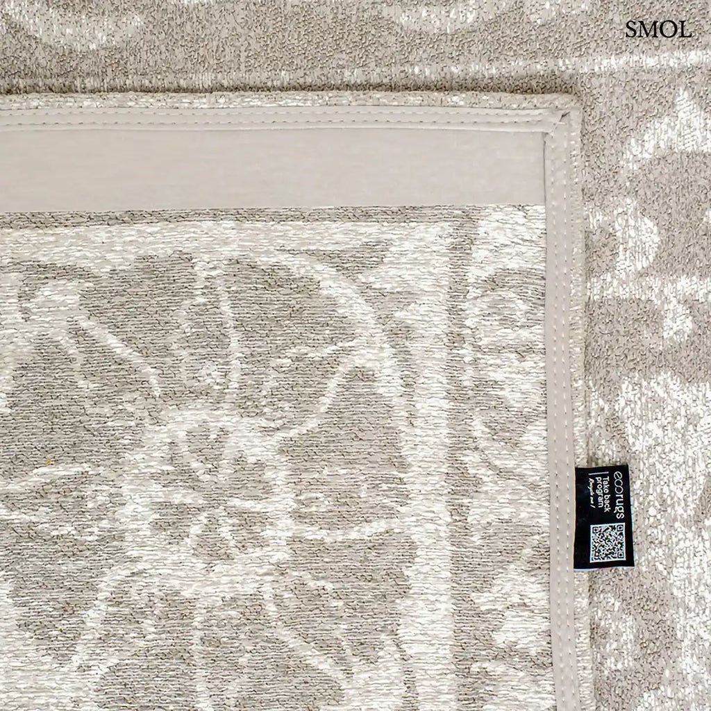 ECO RUG BOREE szőnyeg, bézs alapon szürkésbézs virágos-geometrikus suzani mintázattal, központi medállal és díszes szegéllyel, felhajtott sarokkal, alulról