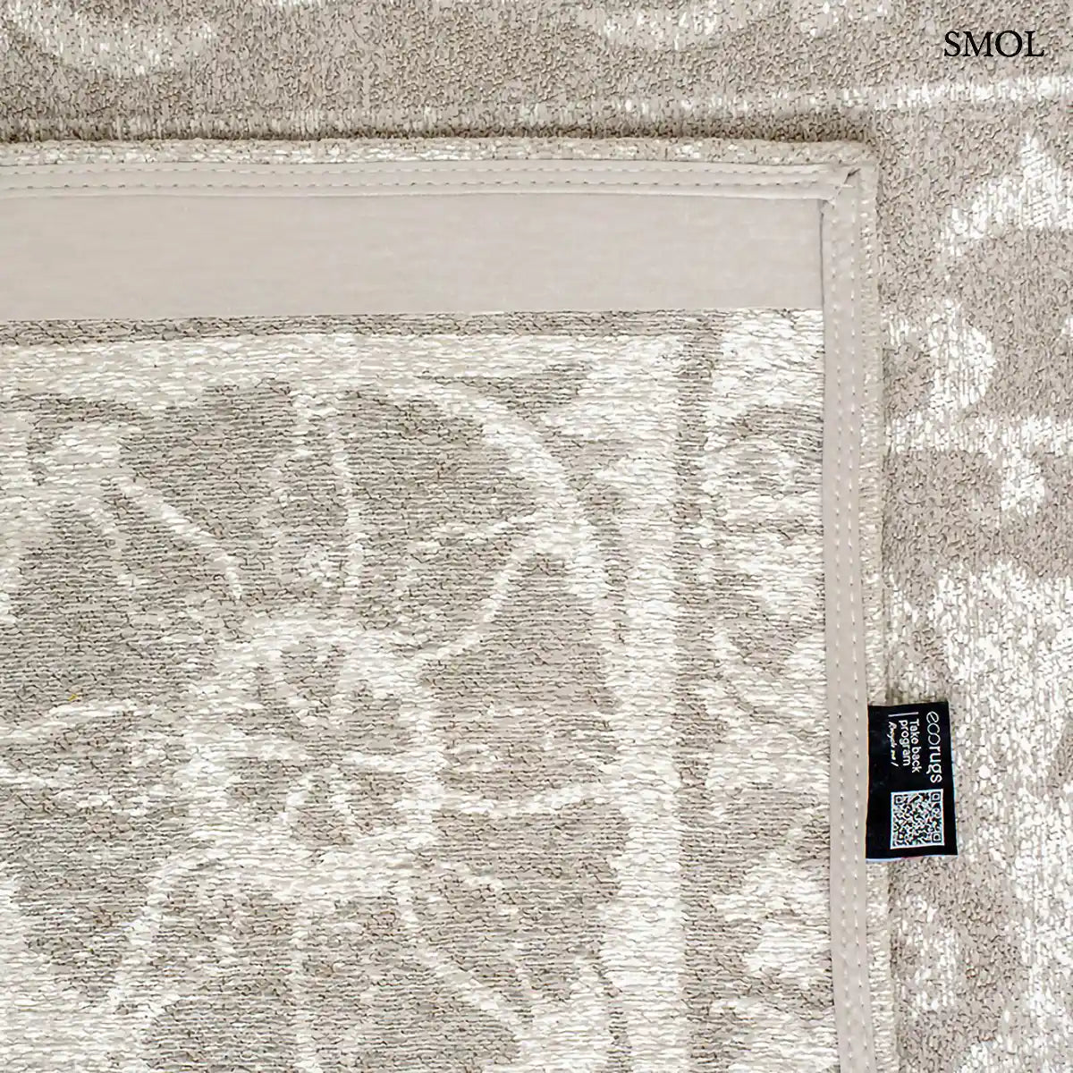 ECO RUG BOREE szőnyeg, bézs alapon szürkésbézs virágos-geometrikus suzani mintázattal, központi medállal és díszes szegéllyel, felhajtott sarokkal, alulról