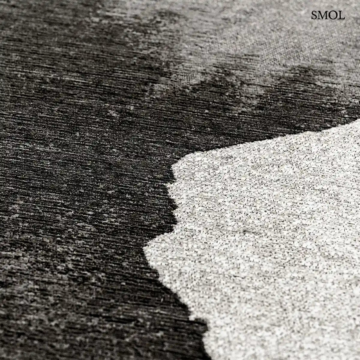 ECO RUG BLACK SHADOW tintafolt mintás szőnyeg fekete és szürke tónusokban,  színek elkülönülése