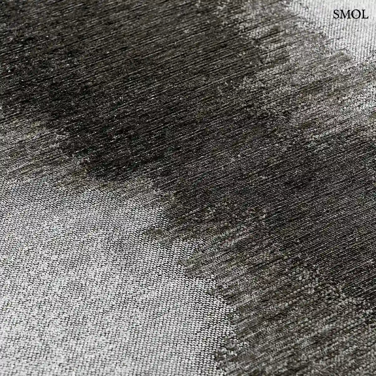 ECO RUG BLACK SHADOW tintafolt mintás szőnyeg fekete és szürke tónusokban,  fekete satírozás