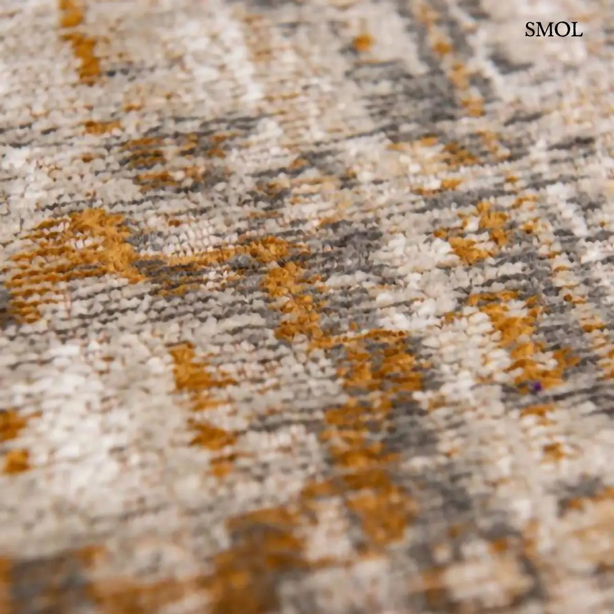 ECO RUG SULEIMAN GREY vintage török mintás szőnyeg szürke-arany kombinációban, koptatott Ushak mintával, nagyítva
