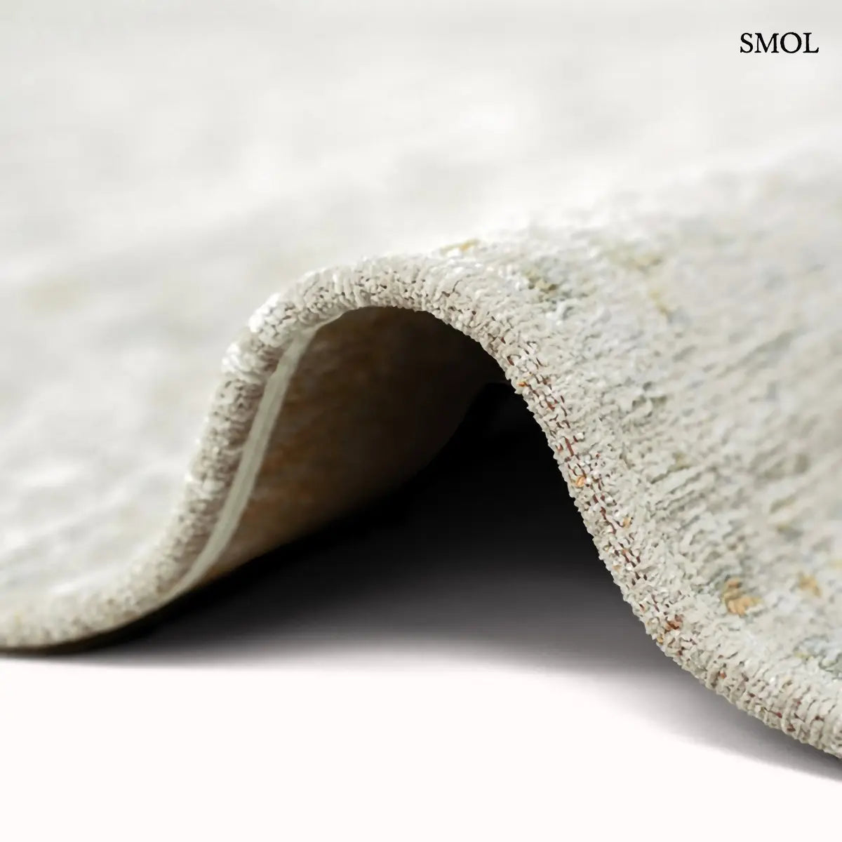 ECO RUG YENIKAPI LIGHT vintage török mintás szőnyeg világos bézs tónusokban, koptatott felülettel, újrahasznosított poliészter, hullámosan