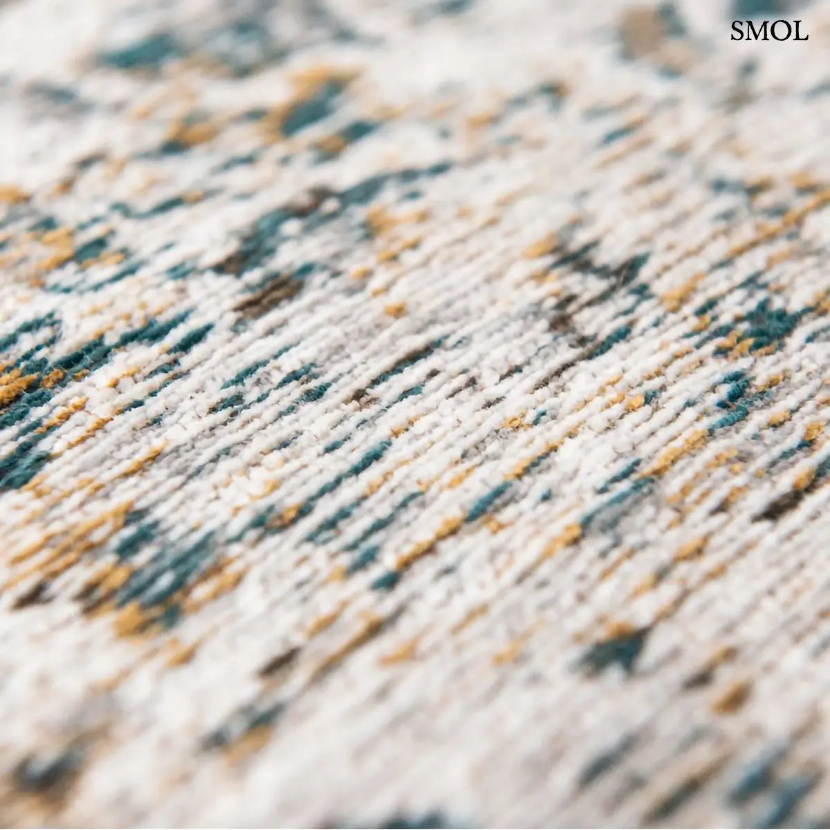 ECO RUG FENER virágos perzsa mintás szőnyeg mustár-türkiz kombinációban, koptatott Bakhtiari motívumokkal, textúra nagyítva