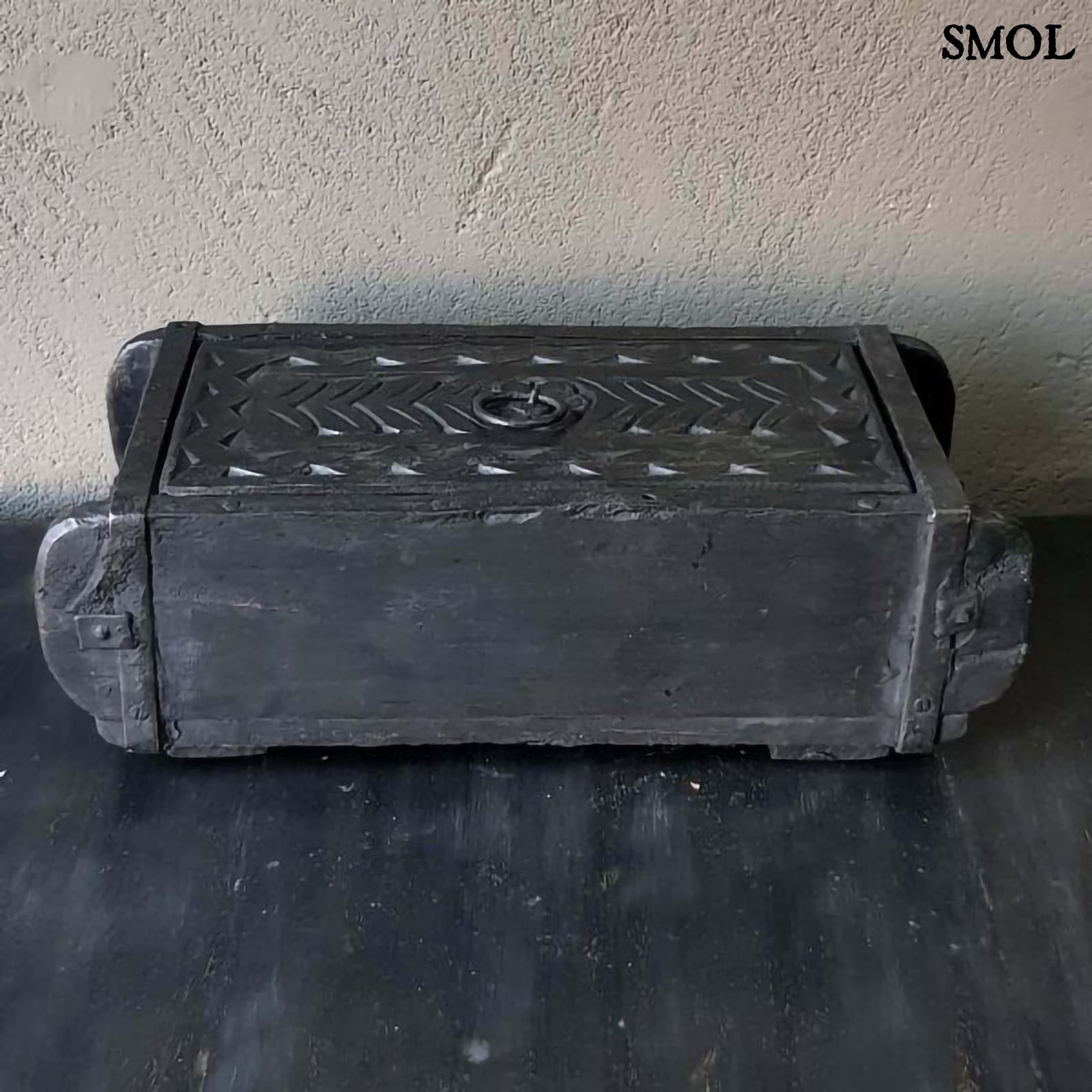 Tároló - fekete, fa ládika fedéllel, 28 cm | REPEKA - smol.hu - bezárt fedéllel