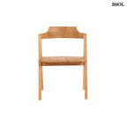 Teakfa étkezőszék természetes fa színben, ívelt háttámlával szemből