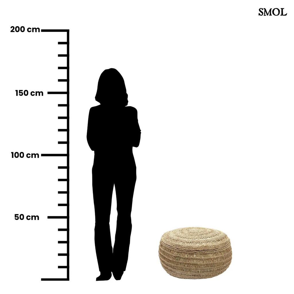 Kézzel fonott, natúr tengerifű puff (ülőke), kerek formájú, vastag fonással méretarányosan