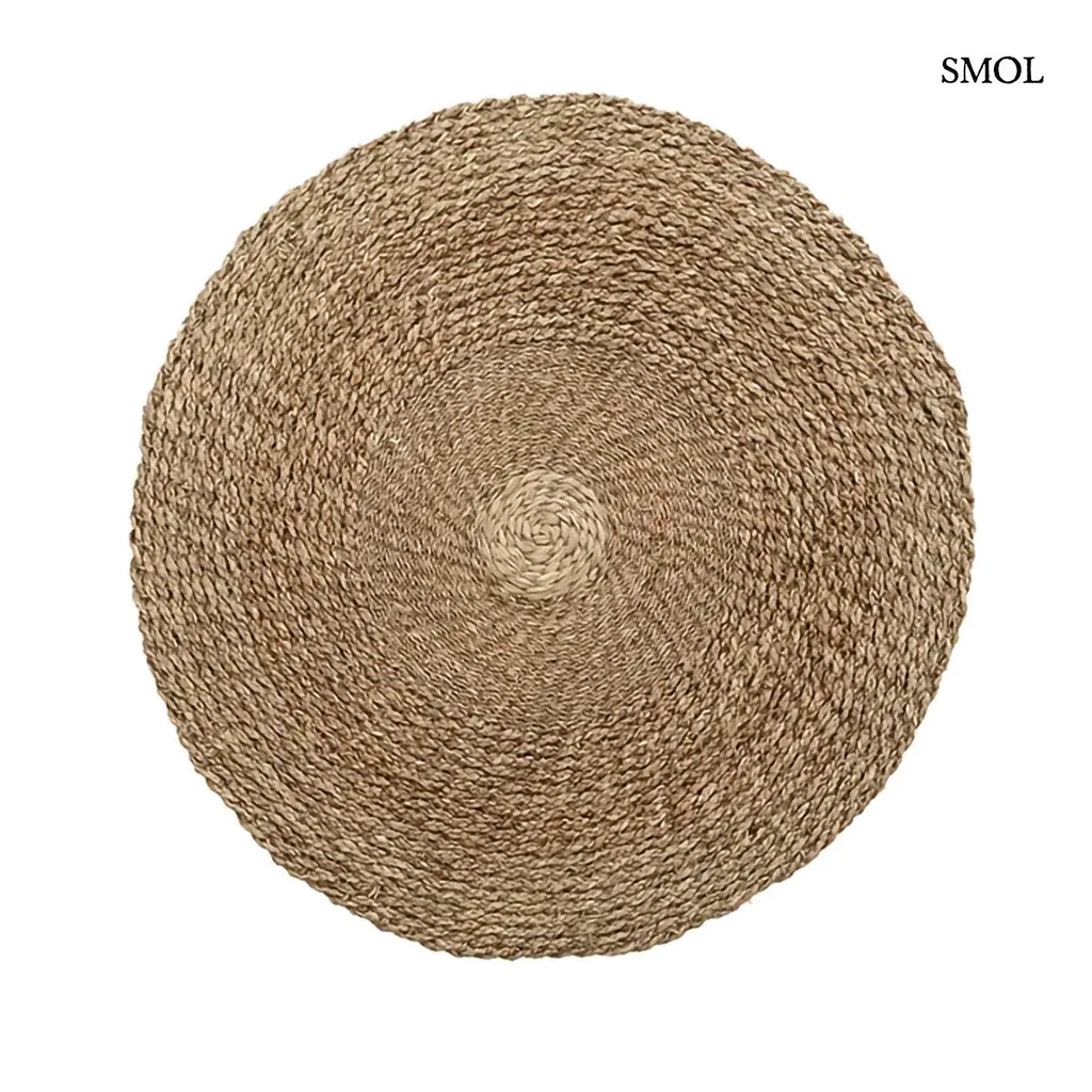 Mekong kerek tengerifű szőnyeg, háromtónusú natúr fonással, 90 cm átmérővel, fehér háttérrel