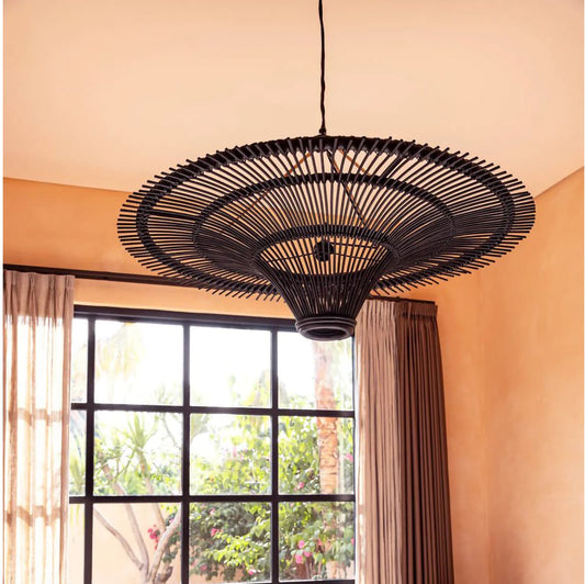 Természetes Rattan Függőlámpaernyő, ⌀150 cm, fekete | SKY | SMOL - nappaliban felfüggesztve