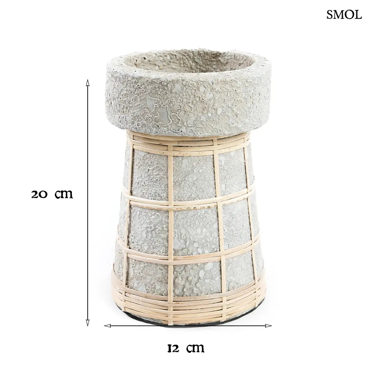 Beton natúr terrakotta gyertyatartó rattan ráccsal, L méret, 12×20 cm, méretekkel