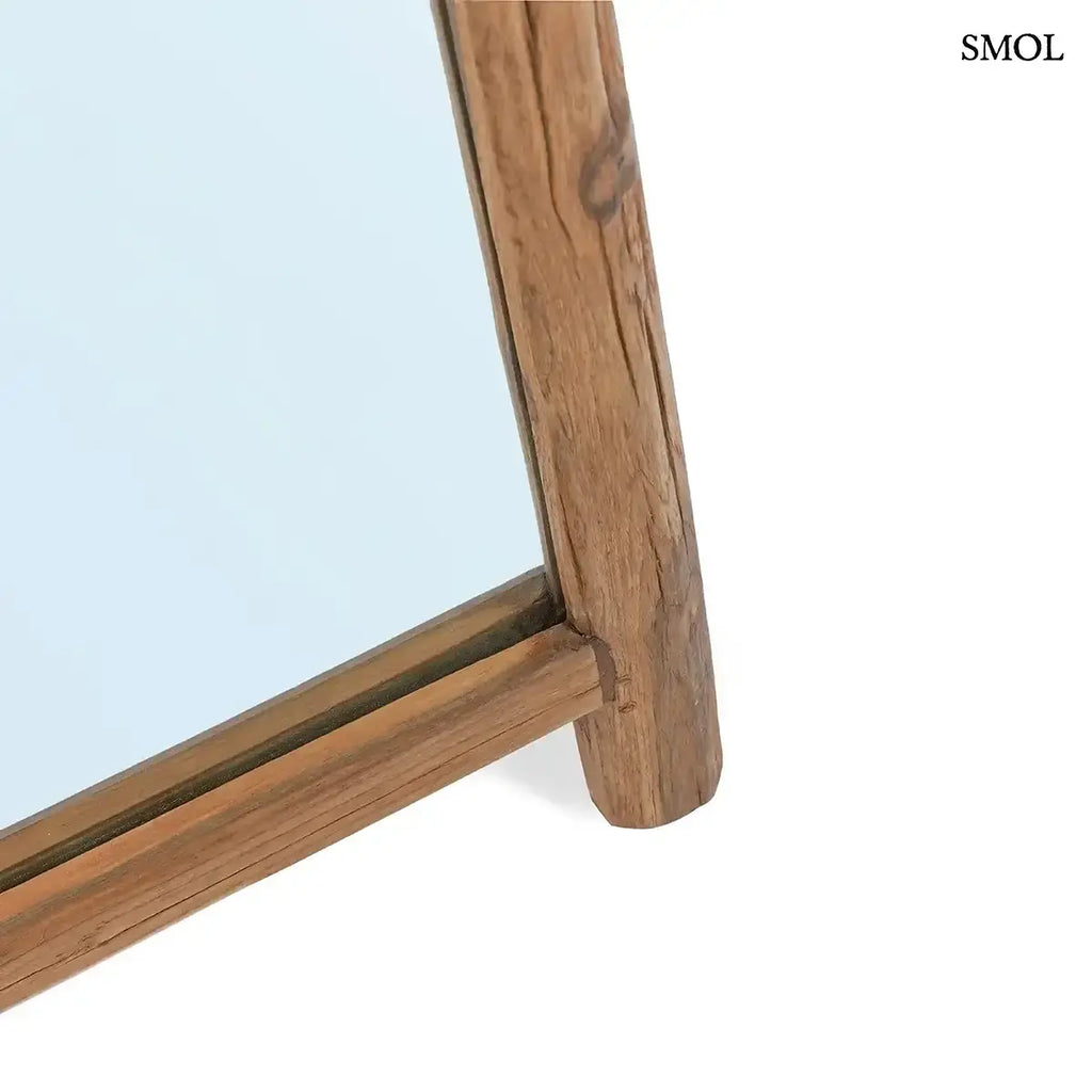 FABULOOK álló öltözködő tükör natúr teak kerettel, láb nagyítva