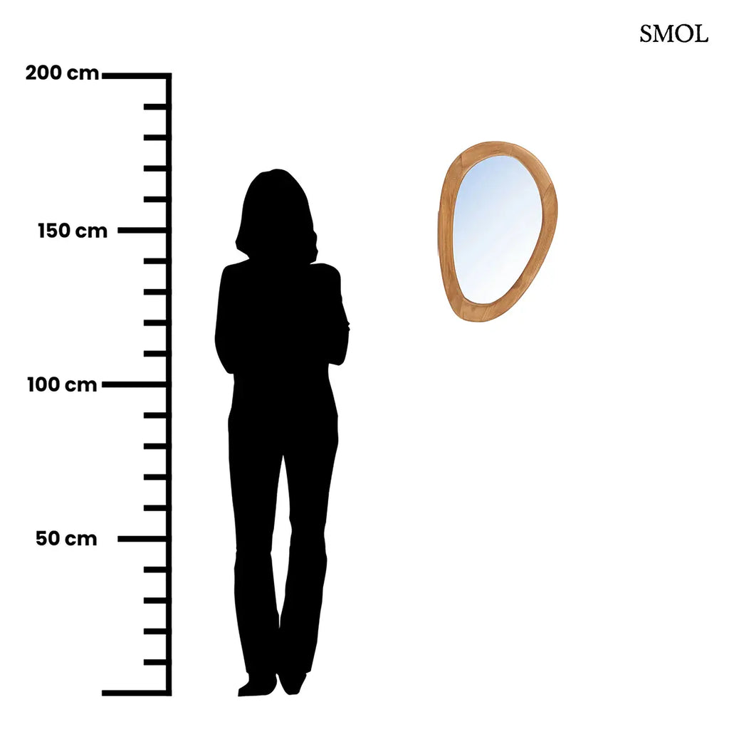 ORGANIC tükör teakfa kerettel natúr színben, organikus forma, M méret – 40 × 60 cm, méretarányosan