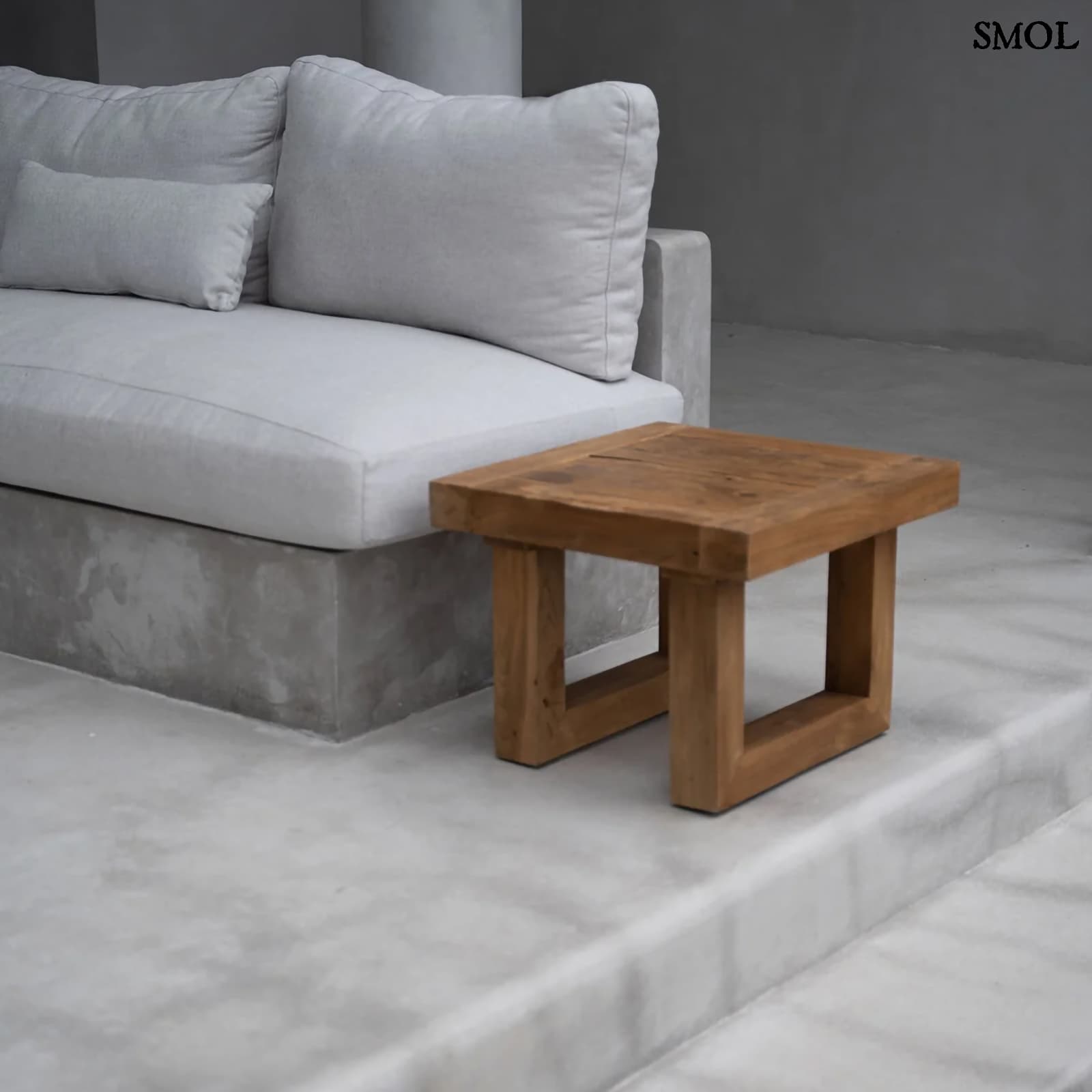 Újrahasznosított Teakfa Kisasztal – Natúr, 50 cm | RECLAIMED TEAK - smol.hu - kanapé mellett