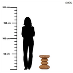 Hullámos formájú, kézzel készült tömör suar fa ülőke és lerakóasztal natúr színben, méretartányosan