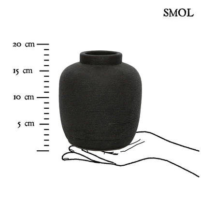 PEAKY, fekete terrakotta váza, 18 cm - smol.hu - méretarányosan