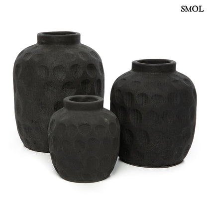 TRENDY, fekete, terrakotta váza, 18 cm - smol.hu - három méretben