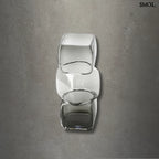 Sötétszürke, három részből álló, kocka formájú, újrahasznosított üveg váza, szürke háttérrel